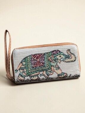 Boho Chic Elephant Embroidered Tapestry Zip Around Wallet Wristlet NEW